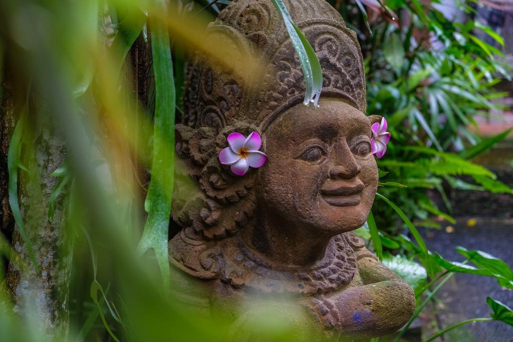 Suarsena Ubud Buitenkant foto